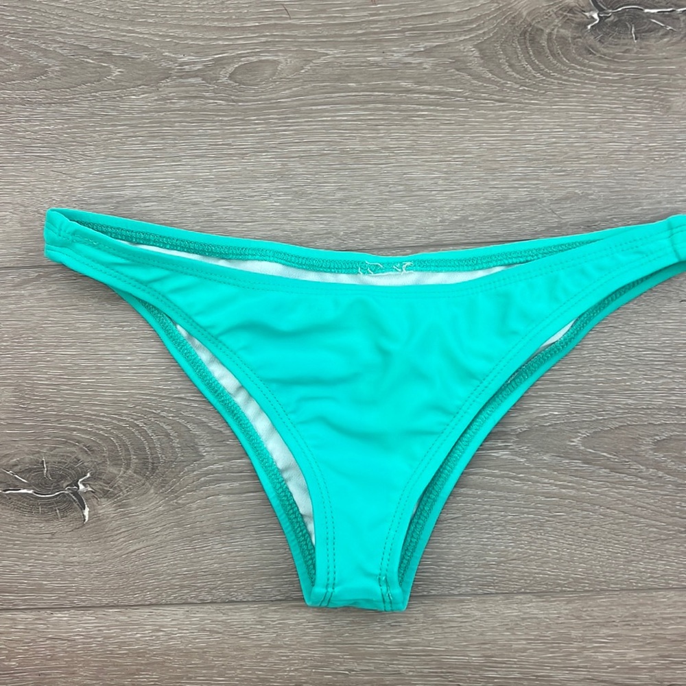 Skinny Bikini swim bikini bottom. Sz.M color: Aqua.